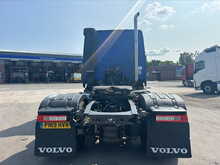 Volvo FM 450bhp 6x2 tractor