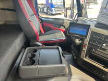 Volvo FM 450bhp 6x2 tractor