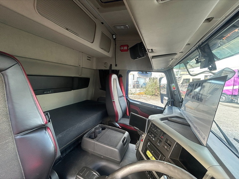 One Used Volvo FM 450bhp 6x2 Globetrotter Tractor Unit 11 2dr Tractor Unit I-Shift Diesel