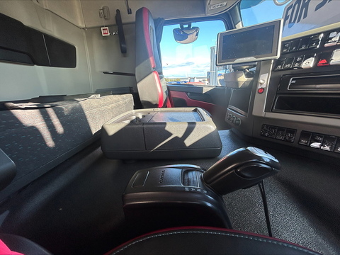 One Used Volvo FM 450bhp 6x2 Globetrotter Tractor Unit 11 2dr Tractor Unit I-Shift Diesel