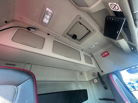 One Used Volvo FM 450bhp 6x2 Globetrotter Tractor Unit 11 2dr Tractor Unit I-Shift Diesel