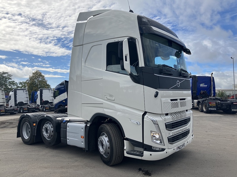 Volvo One Used Volvo FH 460bhp 6x2 Globetrotter XL Tractor Unit