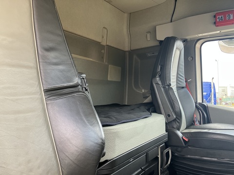 One Used Volvo FH 460bhp 6x2 Globetrotter XL Tractor Unit