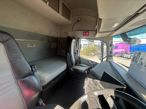 One Used Volvo FH 460bhp 6x2 Globetrotter XL Tractor Unit