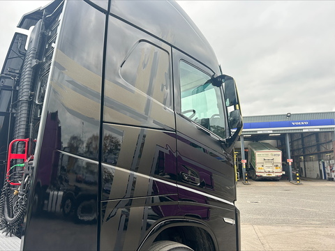 One Used Volvo FH 460bhp 6x2 Globetrotter XL Tractor Unit