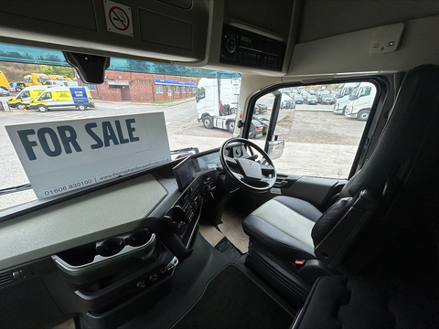 One Used Volvo FH 460bhp 6x2 Globetrotter XL Tractor Unit