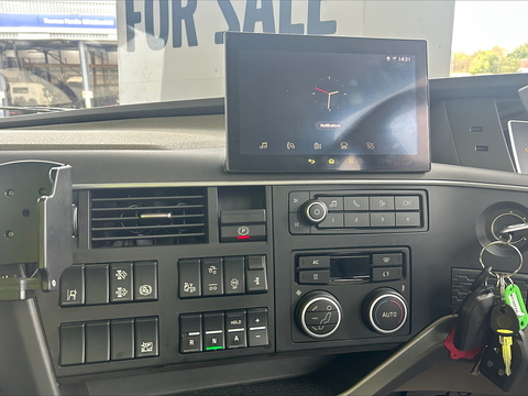 One Used Volvo FH 460bhp 6x2 Globetrotter XL Tractor Unit