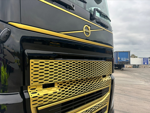 One Used Volvo FH 460bhp 6x2 Globetrotter XL Tractor Unit