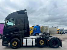 Volvo FH 460bhp 6x2 Globetrotter XL