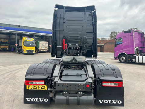 One Used Volvo FH 460bhp 6x2 Globetrotter XL Tractor Unit