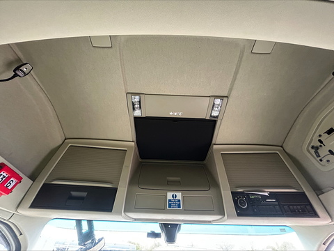 One Used Volvo FH 460Bhp 6x2 Globetrotter Tractor Unit