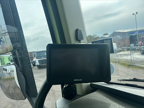 One Used Volvo FH 460Bhp 6x2 Globetrotter Tractor Unit