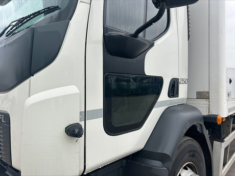 Volvo FL 4x2 250Bhp Fridge Box Van