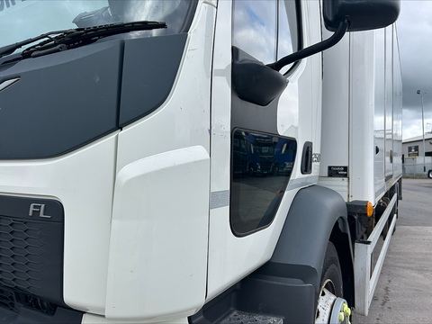 Volvo FL 4x2 250Bhp Fridge Box Van