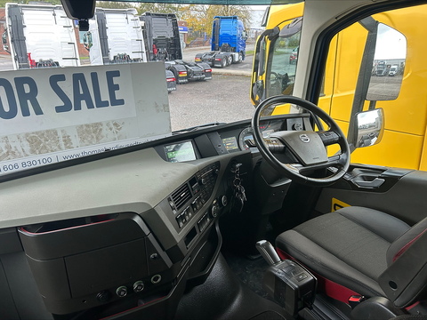 One Used Volvo FH 460bhp 6x2 Globetrotter tractor unit 12.8 2dr Tractor Unit I-Shift Diesel