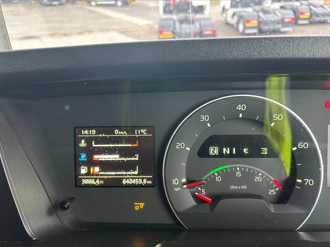 One Used Volvo FH 460bhp 6x2 Globetrotter tractor unit 12.8 2dr Tractor Unit I-Shift Diesel