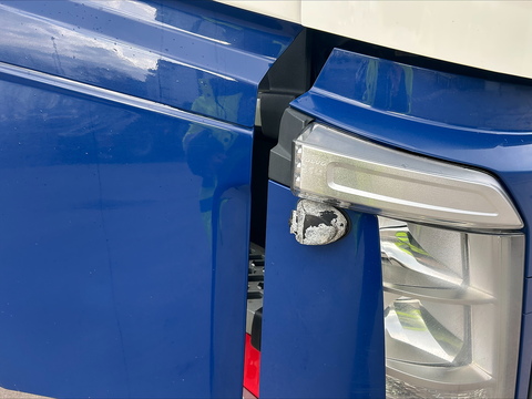 One Used Volvo FH 460bhp 6x2 Globetrotter tractor unit 12.8 2dr Tractor Unit I-Shift Diesel