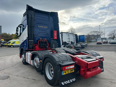 One Used Volvo FH 460bhp 6x2 Globetrotter tractor unit 12.8 2dr Tractor Unit I-Shift Diesel