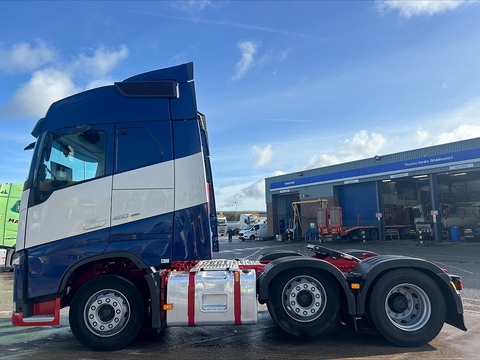 One Used Volvo FH 460bhp 6x2 Globetrotter tractor unit 12.8 2dr Tractor Unit I-Shift Diesel