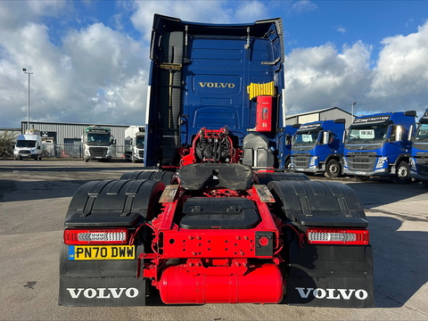 One Used Volvo FH 460bhp 6x2 Globetrotter tractor unit
 12.8 2dr Tractor Unit I-Shift Diesel