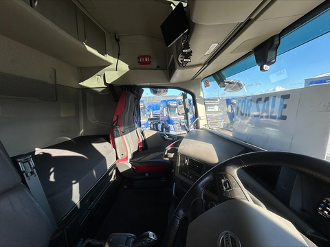 One Used Volvo FH 460bhp 6x2 Globetrotter tractor unit
 12.8 2dr Tractor Unit I-Shift Diesel