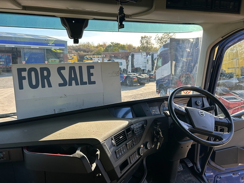 One Used Volvo FH 460bhp 6x2 Globetrotter tractor unit
 12.8 2dr Tractor Unit I-Shift Diesel