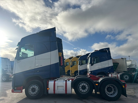 One Used Volvo FH 460bhp 6x2 Globetrotter tractor unit 12.8 2dr Tractor Unit I-Shift Diesel