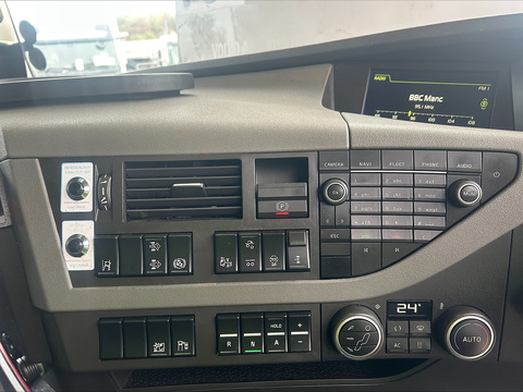 One Used Volvo FH 460bhp 6x2 Globetrotter XL tractor unit 12.8 2dr Tractor Unit I-Shift Diesel