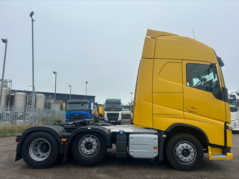 One Used Volvo FH 460bhp 6x2 Globetrotter XL tractor unit 12.8 2dr Tractor Unit I-Shift Diesel