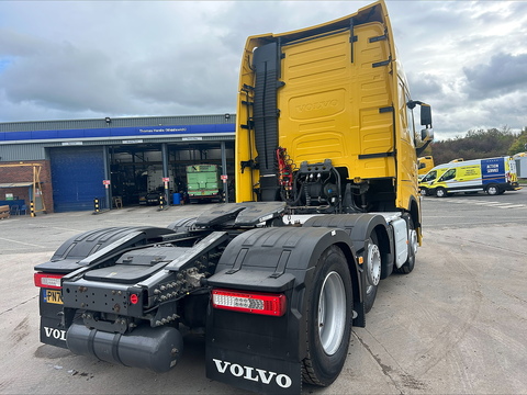 One Used Volvo FH 460bhp 6x2 Globetrotter XL tractor unit 12.8 2dr Tractor Unit I-Shift Diesel