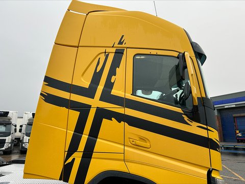 One Used Volvo FH 460bhp 6x2 Globetrotter XL tractor unit 12.8 2dr Tractor Unit I-Shift Diesel