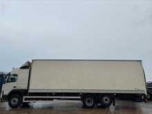 Volvo FM 330bhp 6x2 Globetrotter