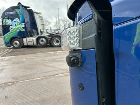 One Used Volvo FH 460bhp 6x2 Globetrotter tractor unit 12.8 2dr Tractor Unit I-Shift Diesel