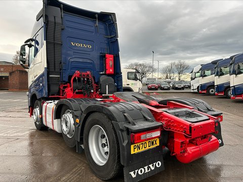 One Used Volvo FH 460bhp 6x2 Globetrotter tractor unit 12.8 2dr Tractor Unit I-Shift Diesel