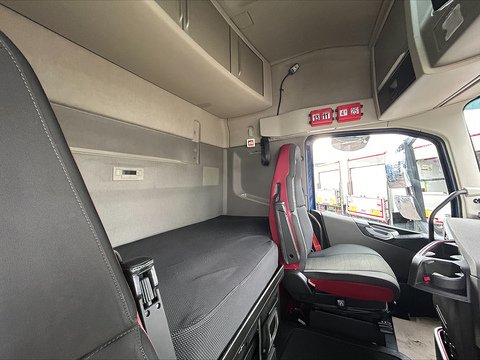 One Used Volvo FH 460bhp 6x2 Globetrotter tractor unit 12.8 2dr Tractor Unit I-Shift Diesel