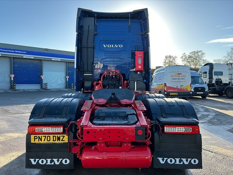 One Used Volvo FH 460bhp 6x2 Globetrotter tractor unit 12.8 2dr Tractor Unit I-Shift Diesel
