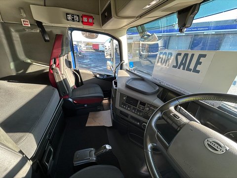 One Used Volvo FH 460bhp 6x2 Globetrotter tractor unit 12.8 2dr Tractor Unit I-Shift Diesel