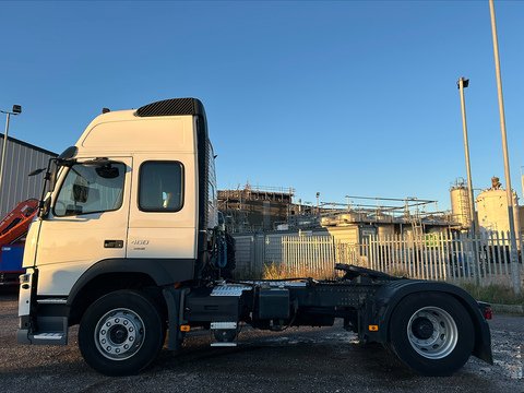 One Used Volvo FM 460bhp 4x2 Globetrotter XL tractor unit 11 2dr Tractor Unit I-Shift Diesel