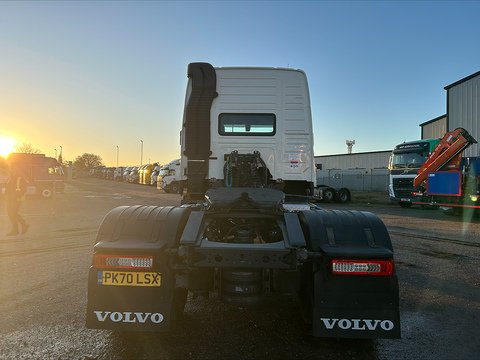 One Used Volvo FM 460bhp 4x2 Globetrotter XL tractor unit 11 2dr Tractor Unit I-Shift Diesel