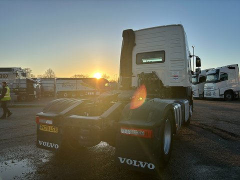 One Used Volvo FM 460bhp 4x2 Globetrotter XL tractor unit 11 2dr Tractor Unit I-Shift Diesel