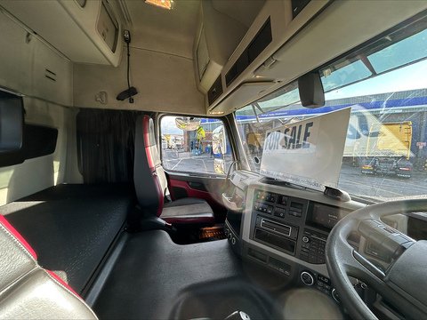 One Used Volvo FM 460bhp 4x2 Globetrotter XL tractor unit 11 2dr Tractor Unit I-Shift Diesel