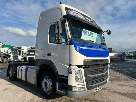 One Used Volvo FM 460bhp 4x2 Globetrotter XL tractor unit 11 2dr Tractor Unit I-Shift Diesel