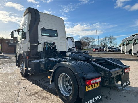 One Used Volvo FM 460bhp 4x2 Globetrotter XL tractor unit 11 2dr Tractor Unit I-Shift Diesel