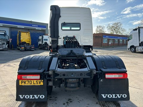 One Used Volvo FM 460bhp 4x2 Globetrotter XL tractor unit 11 2dr Tractor Unit I-Shift Diesel