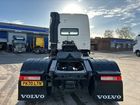 One Used Volvo FM 460bhp 4x2 Globetrotter XL tractor unit 11 2dr Tractor Unit I-Shift Diesel