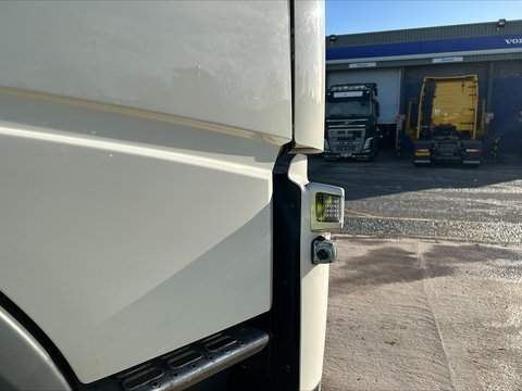 One Used Volvo FM 460bhp 4x2 Globetrotter XL tractor unit 11 2dr Tractor Unit I-Shift Diesel