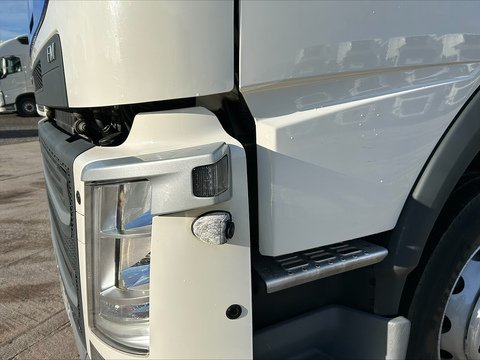 One Used Volvo FM 460bhp 4x2 Globetrotter XL tractor unit 11 2dr Tractor Unit I-Shift Diesel
