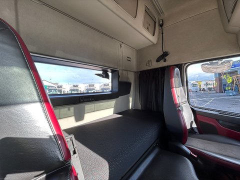 One Used Volvo FM 460bhp 4x2 Globetrotter XL tractor unit 11 2dr Tractor Unit I-Shift Diesel