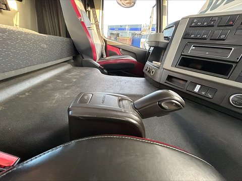 One Used Volvo FM 460bhp 4x2 Globetrotter XL tractor unit 11 2dr Tractor Unit I-Shift Diesel