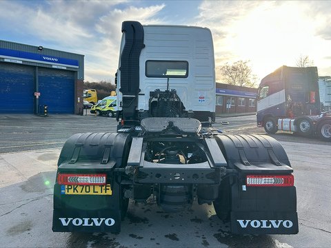 One Used Volvo FM 460bhp 4x2 Globetrotter XL tractor unit 11 2dr Tractor Unit I-Shift Diesel
